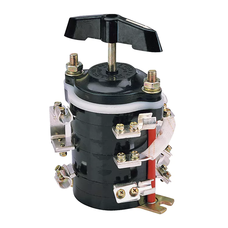 Instalación HZ10-100E119 frente al interruptor combinado de 100 A del tablero